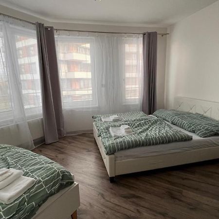 Air-Conditioned, 2 Room Apartment With Balcony, New Building Raca Μπρατισλάβα Εξωτερικό φωτογραφία