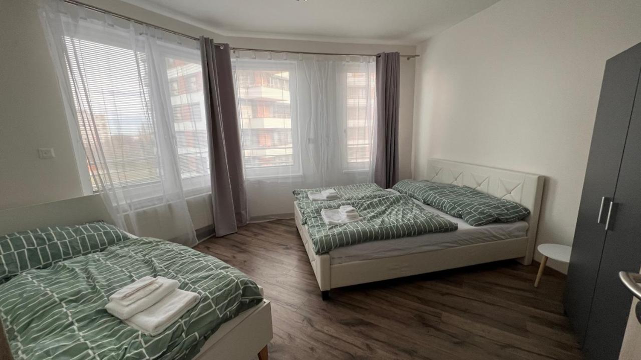 Air-Conditioned, 2 Room Apartment With Balcony, New Building Raca Μπρατισλάβα Εξωτερικό φωτογραφία