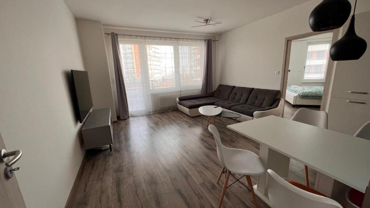 Air-Conditioned, 2 Room Apartment With Balcony, New Building Raca Μπρατισλάβα Εξωτερικό φωτογραφία