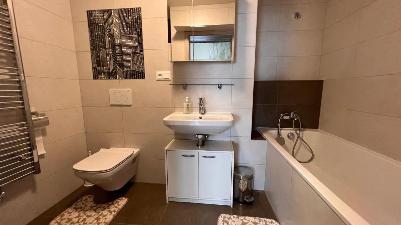 Air-Conditioned, 2 Room Apartment With Balcony, New Building Raca Μπρατισλάβα Εξωτερικό φωτογραφία