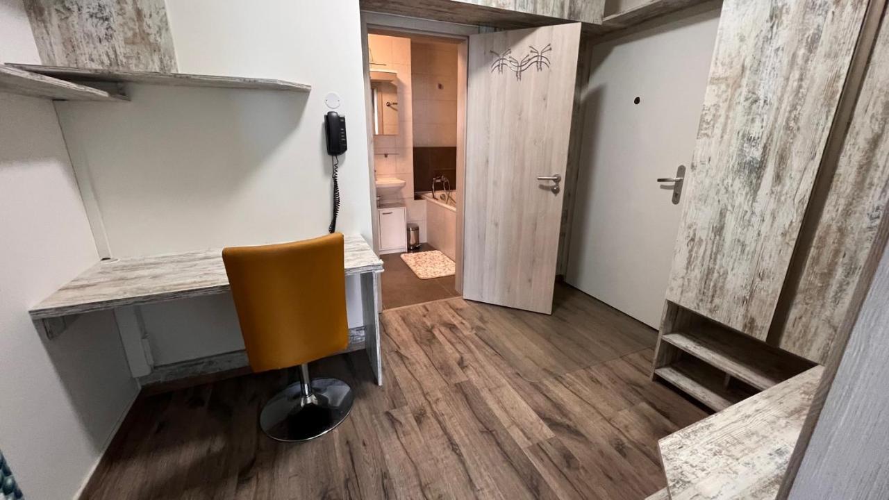 Air-Conditioned, 2 Room Apartment With Balcony, New Building Raca Μπρατισλάβα Εξωτερικό φωτογραφία
